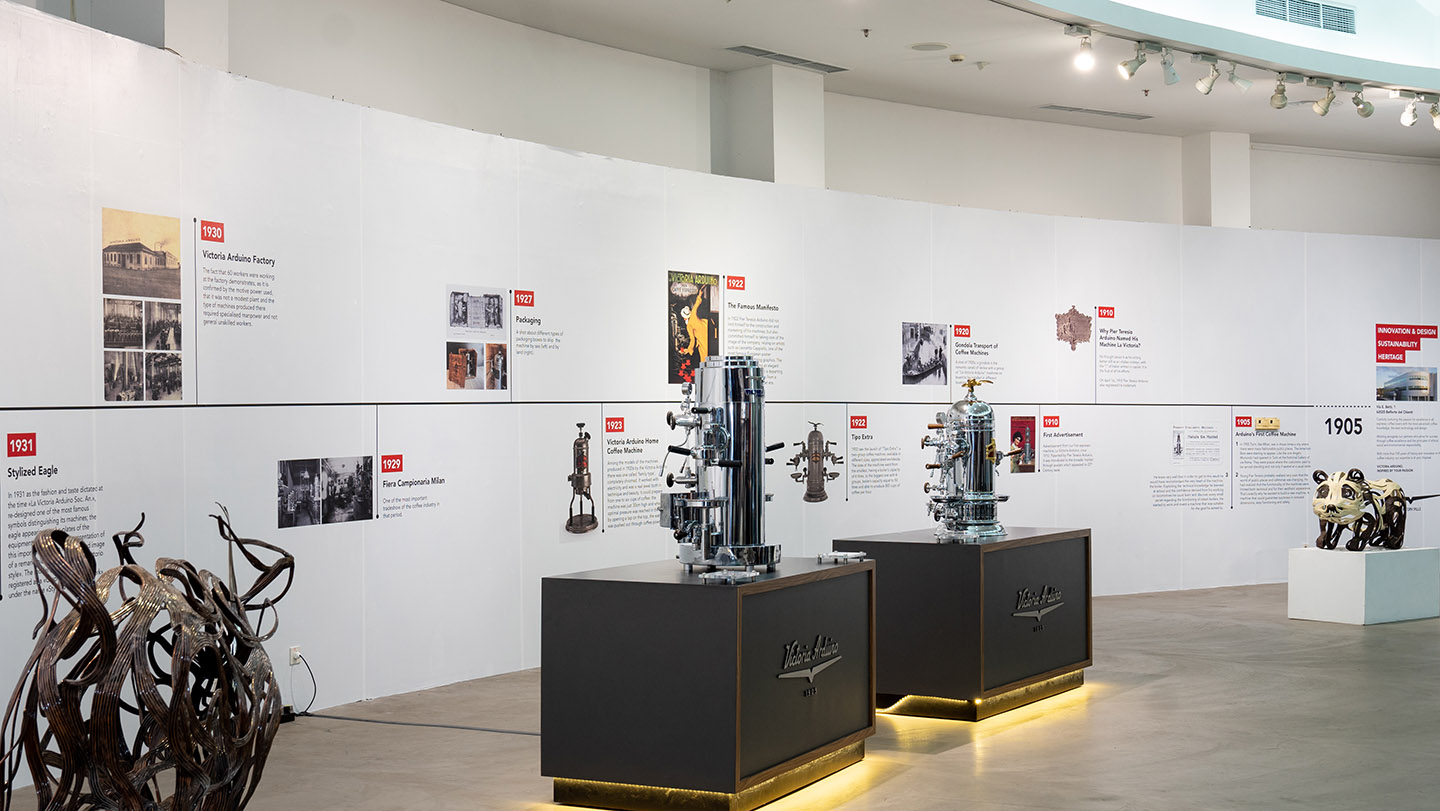 Showroom Kafe Premium Toffin